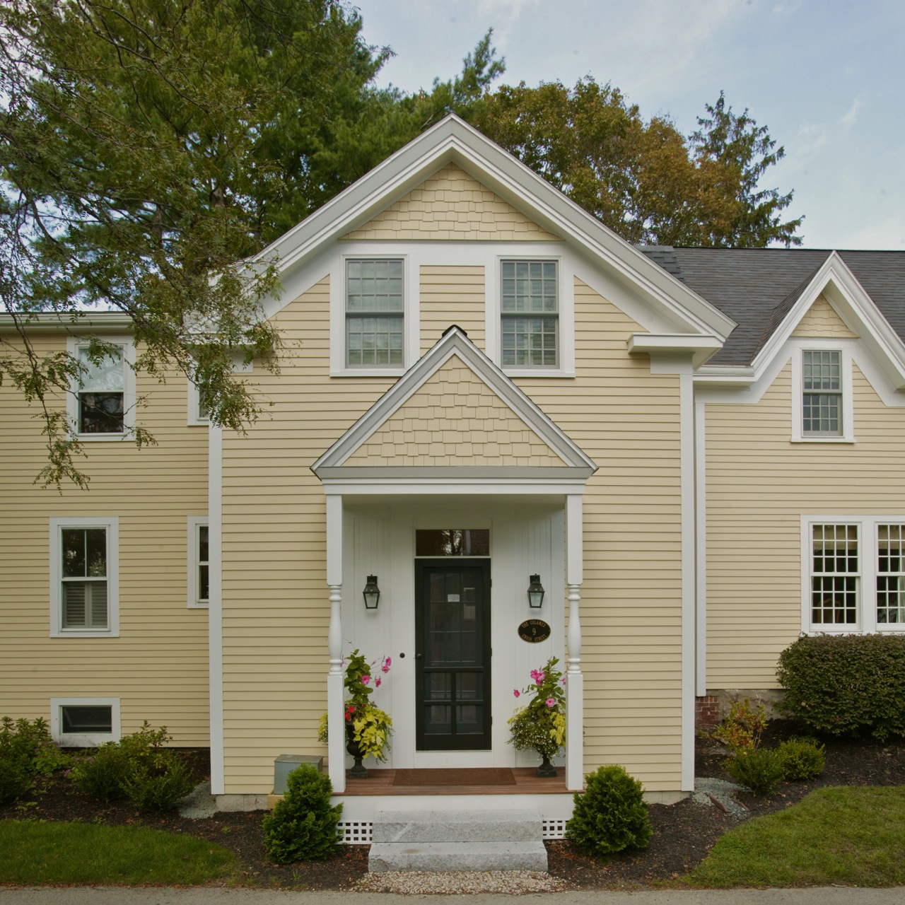 Entry porch design by Duxbury design and build company